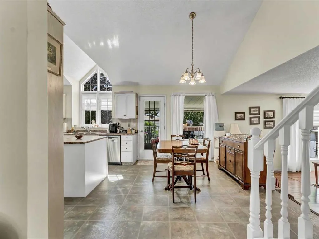 451 Sprague Way SE