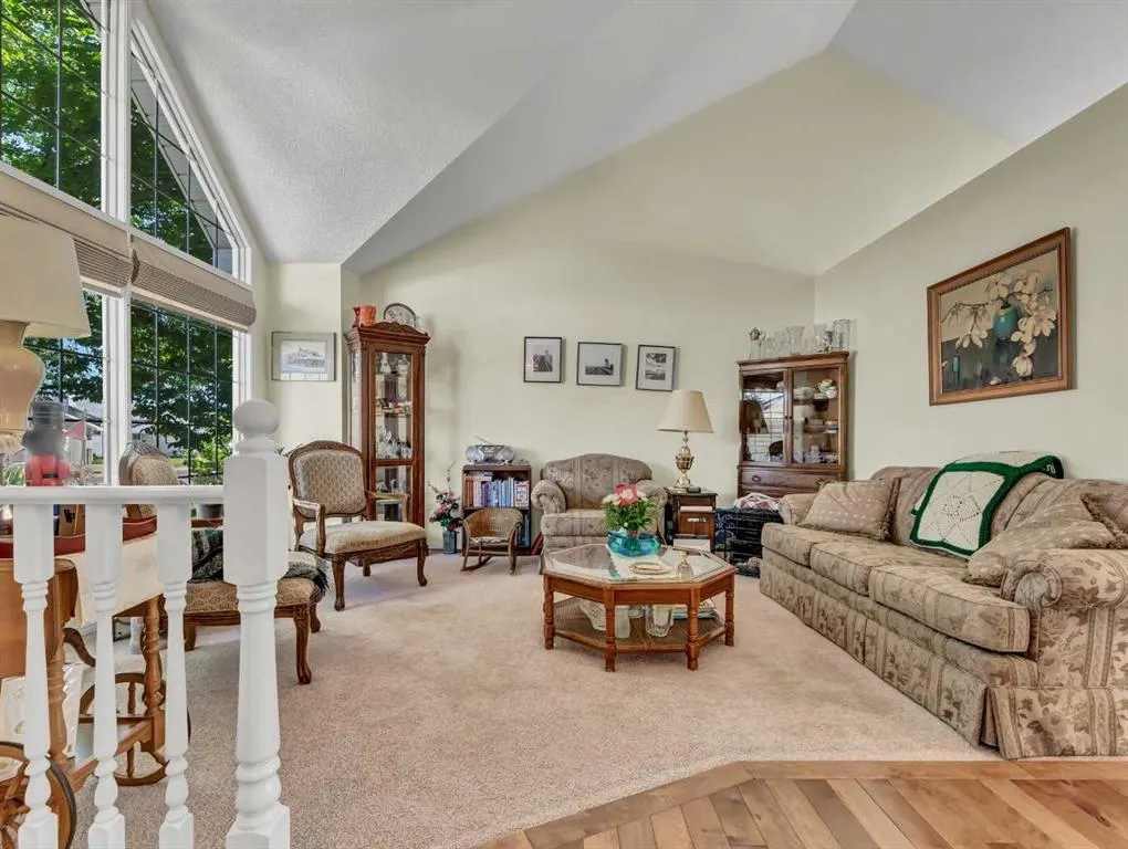 451 Sprague Way SE