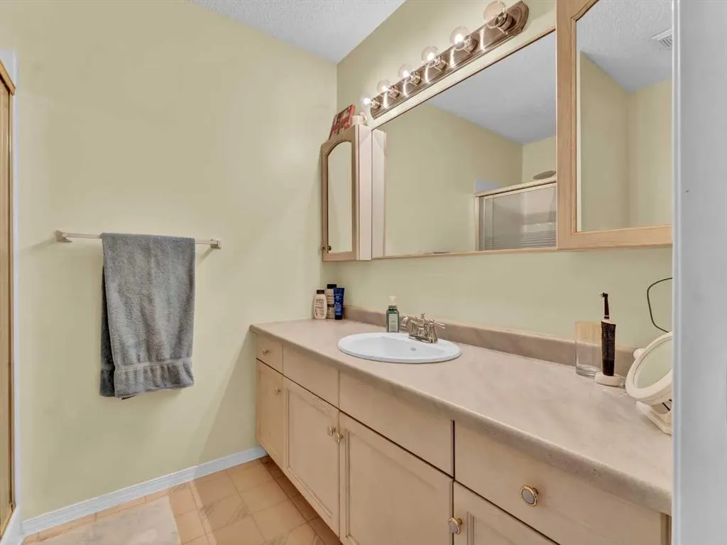 451 Sprague Way SE