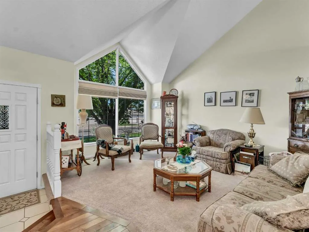 451 Sprague Way SE