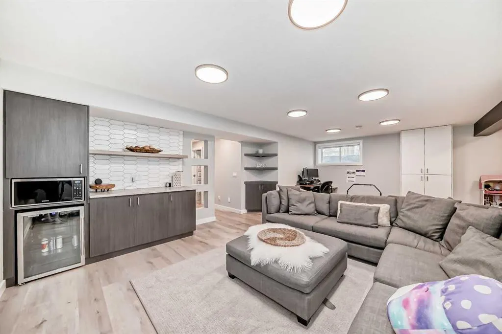 100 Sundown Grove