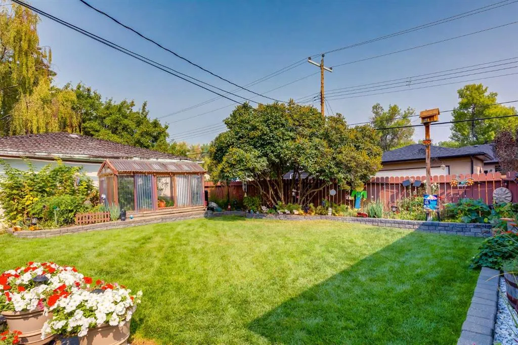 48 Chancellor Way NW