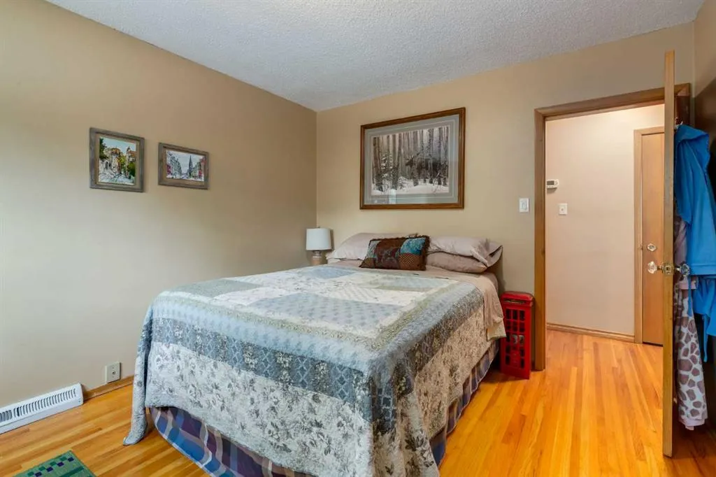48 Chancellor Way NW