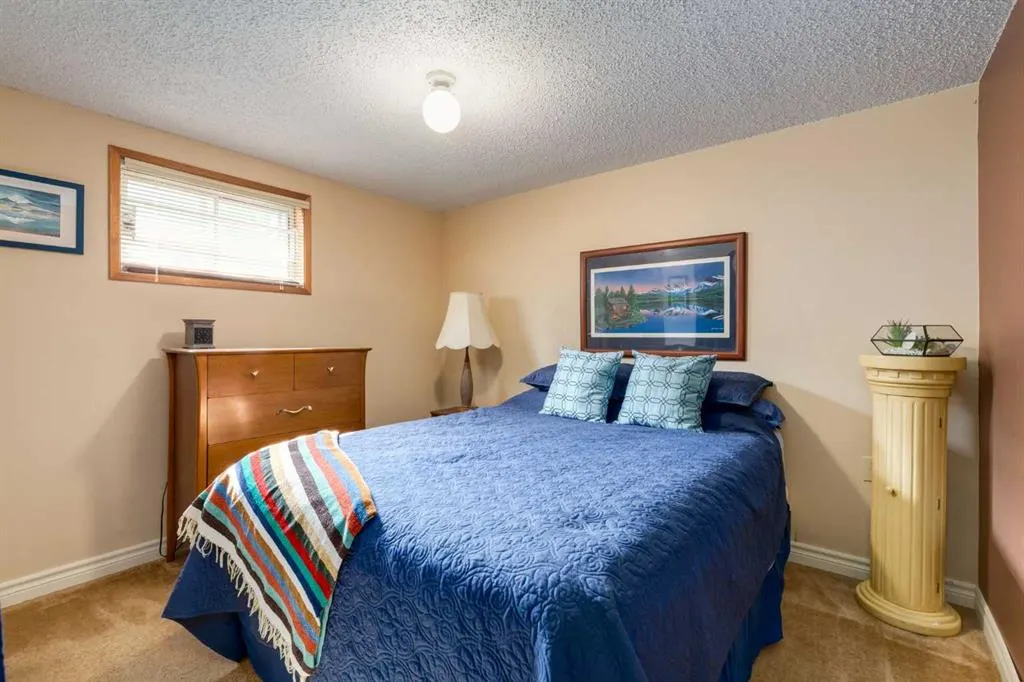 48 Chancellor Way NW