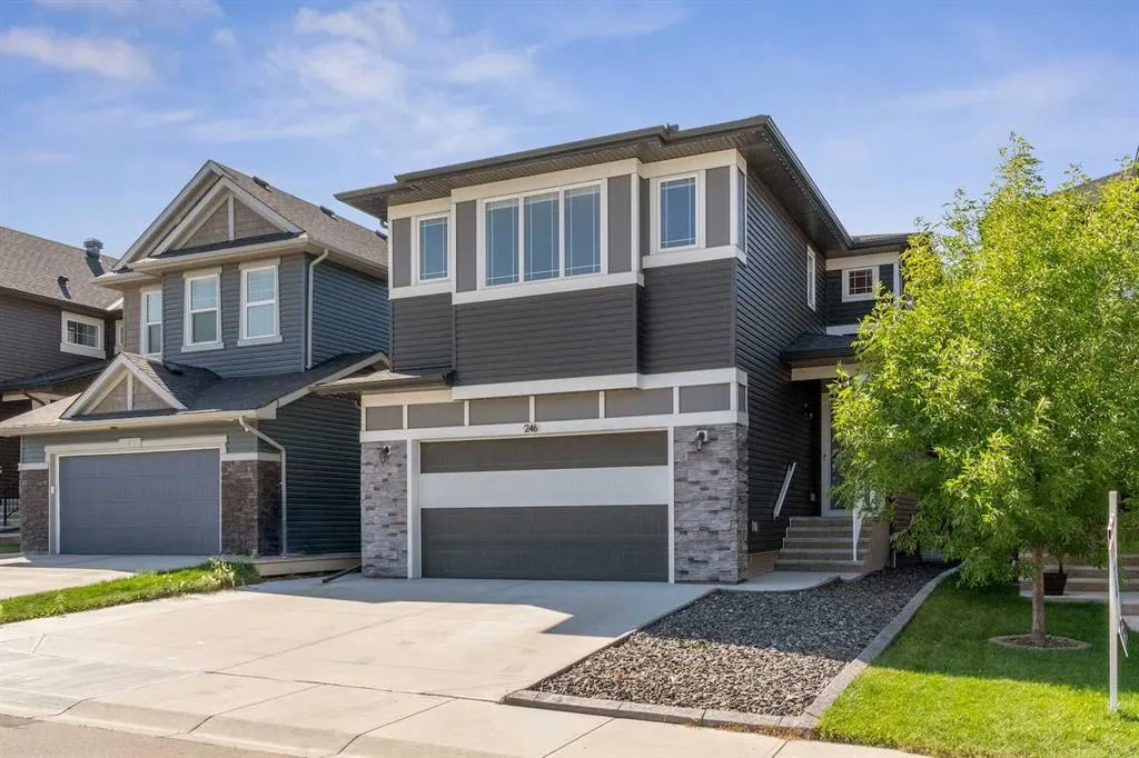 246 Evansglen Drive NW