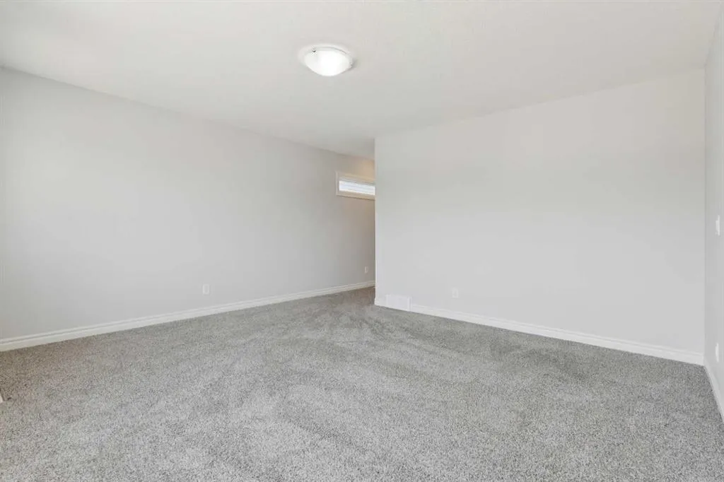 246 Evansglen Drive NW