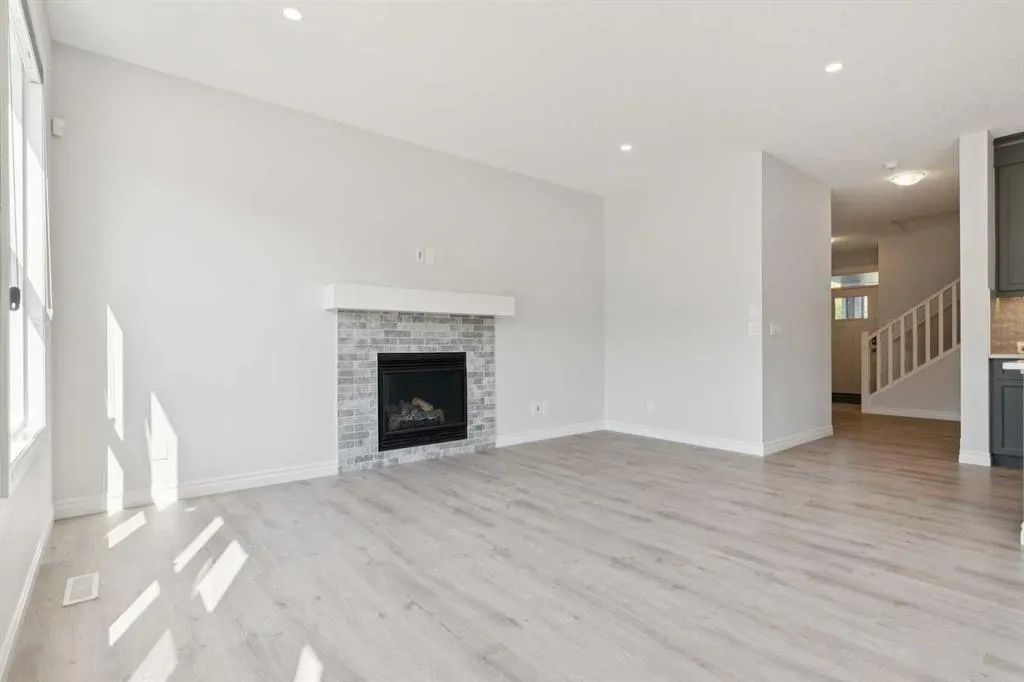 246 Evansglen Drive NW