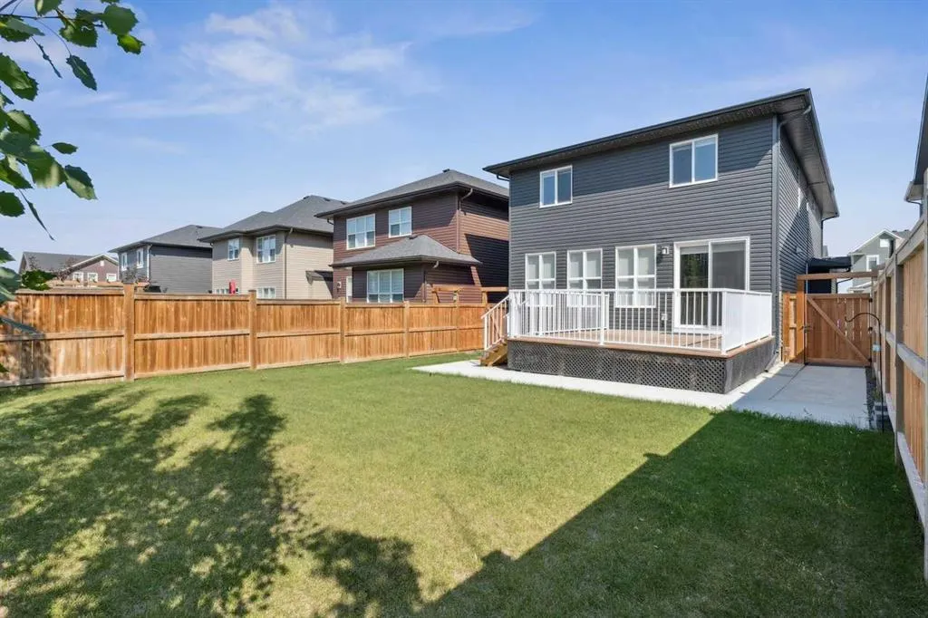 246 Evansglen Drive NW
