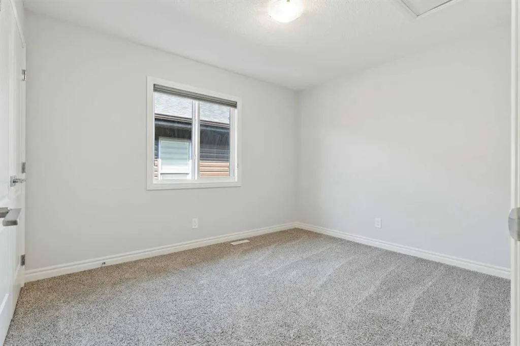 246 Evansglen Drive NW