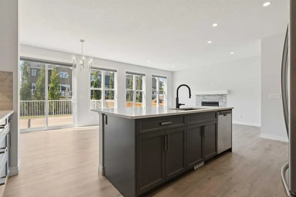 246 Evansglen Drive NW