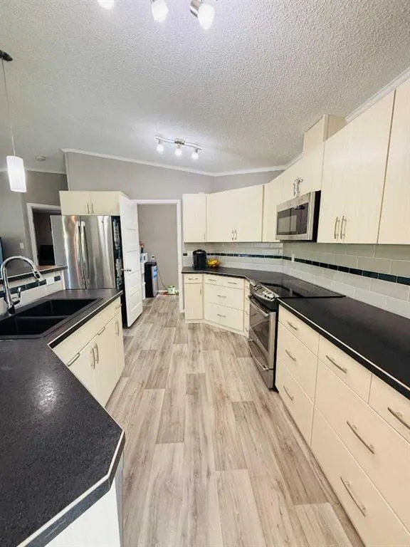 120053 Range Road 121, #7