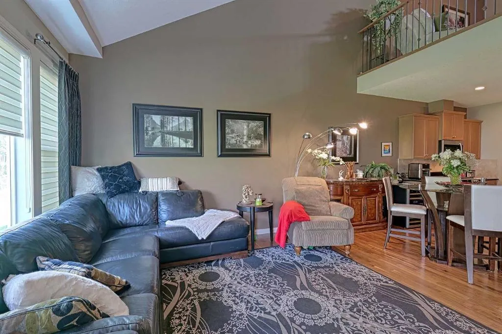 223 Sunset Square