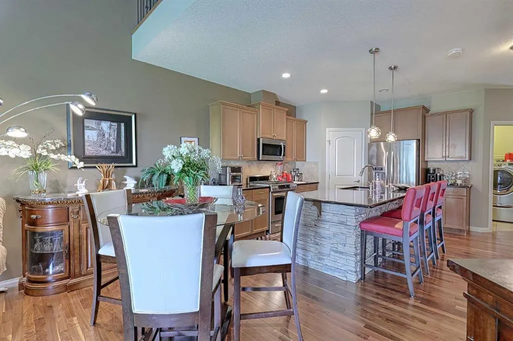 223 Sunset Square