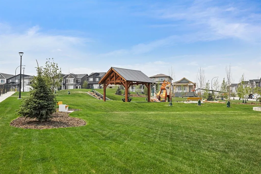 116 Mitchell Way NW