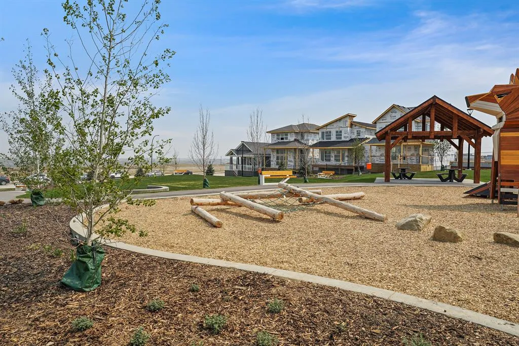 116 Mitchell Way NW