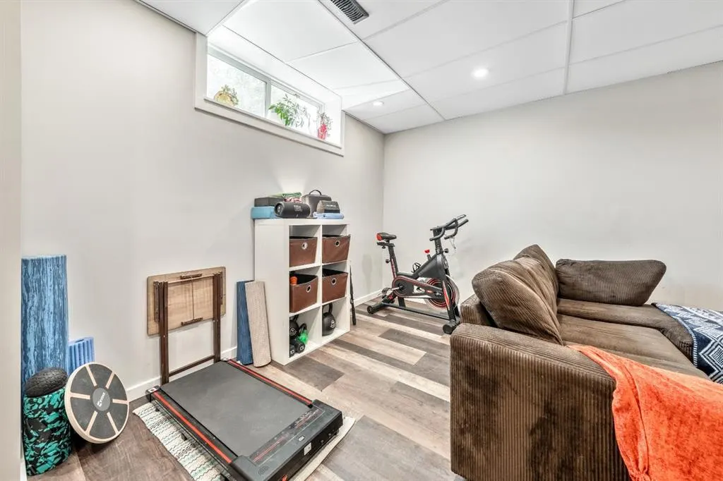 324 Cranfield Common SE