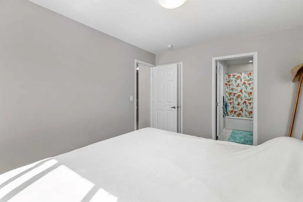 203 Windford Crescent SW