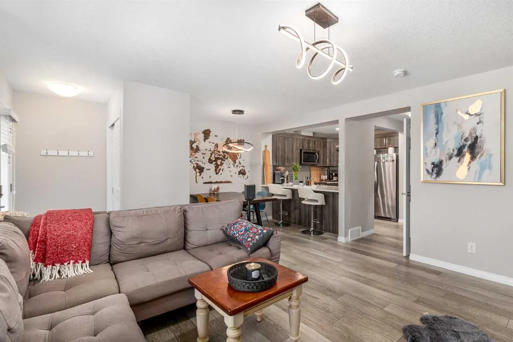 203 Windford Crescent SW