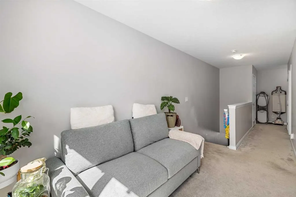 203 Windford Crescent SW