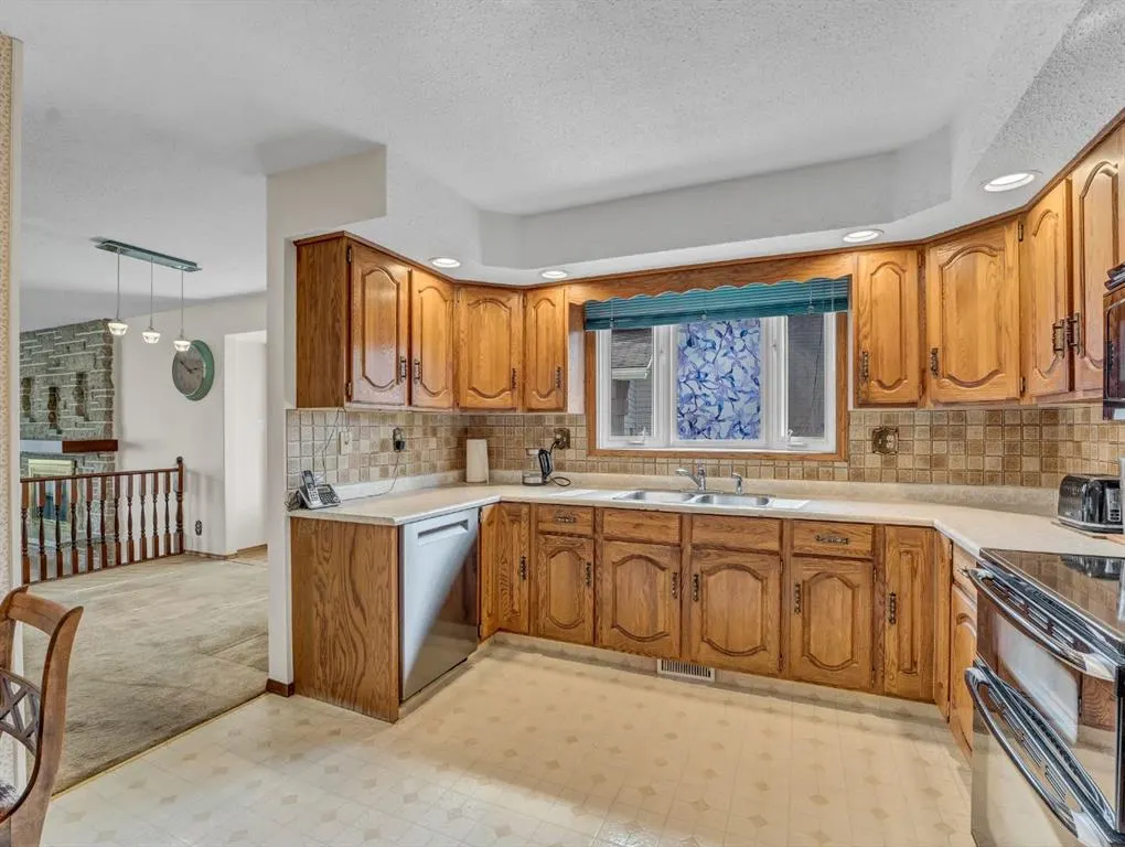 38 Rossland Crescent SE