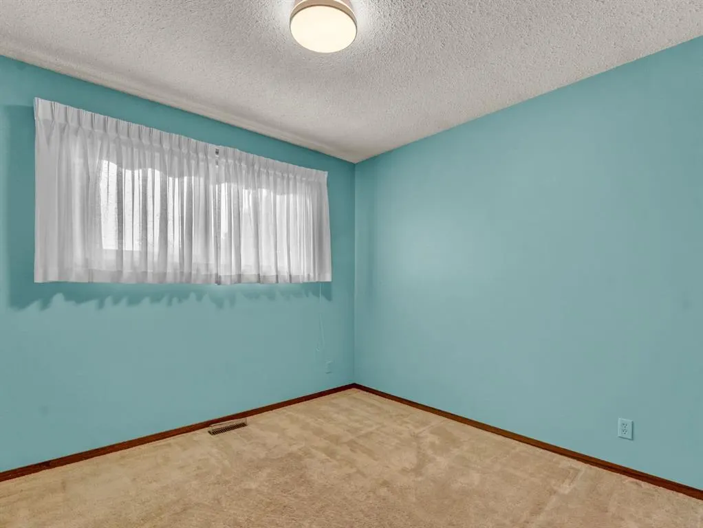 38 Rossland Crescent SE