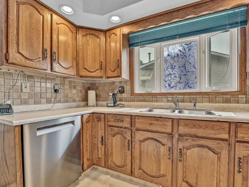 38 Rossland Crescent SE