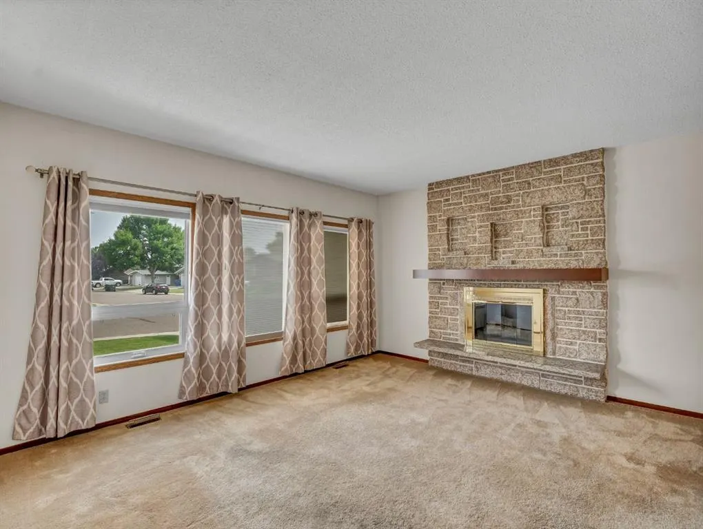 38 Rossland Crescent SE
