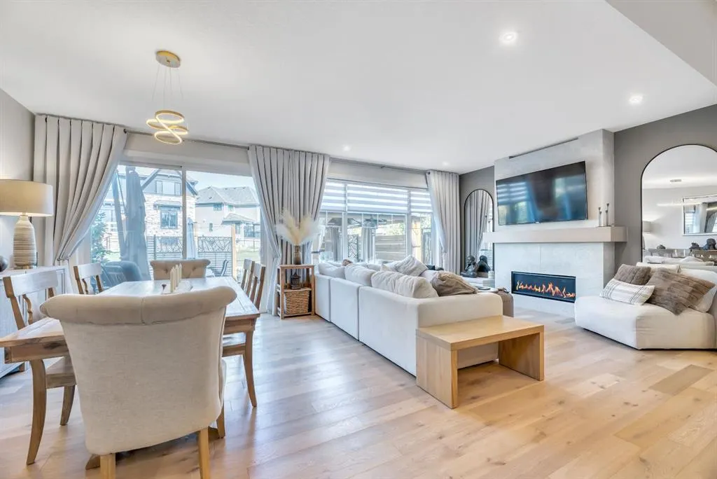 252 Marina Grove SE