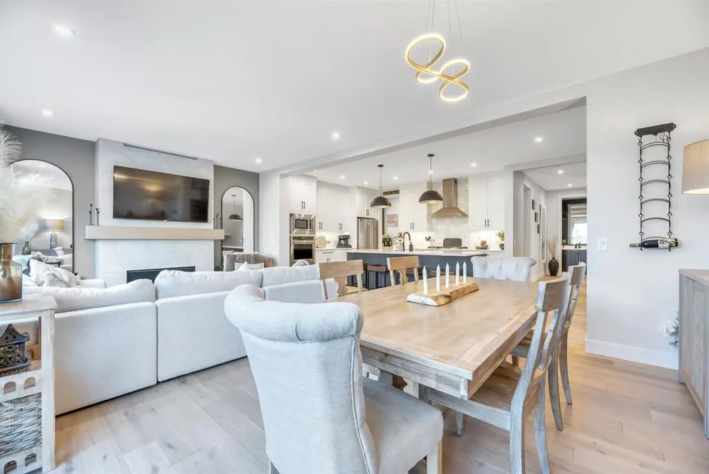 252 Marina Grove SE
