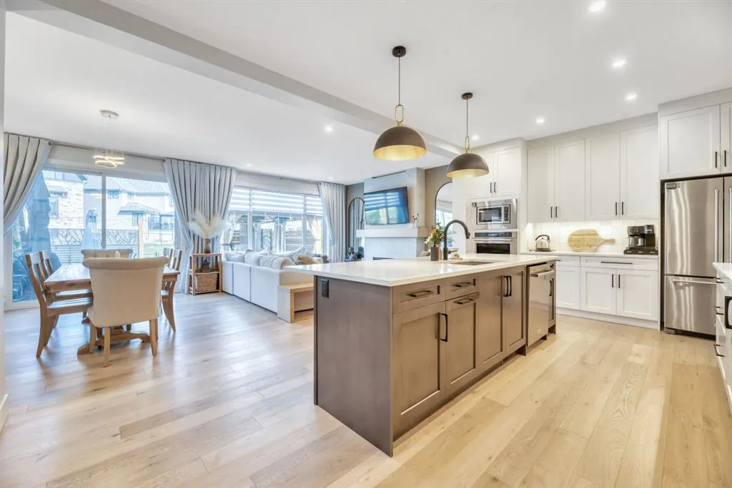252 Marina Grove SE
