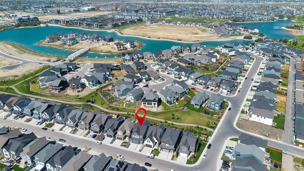 252 Marina Grove SE