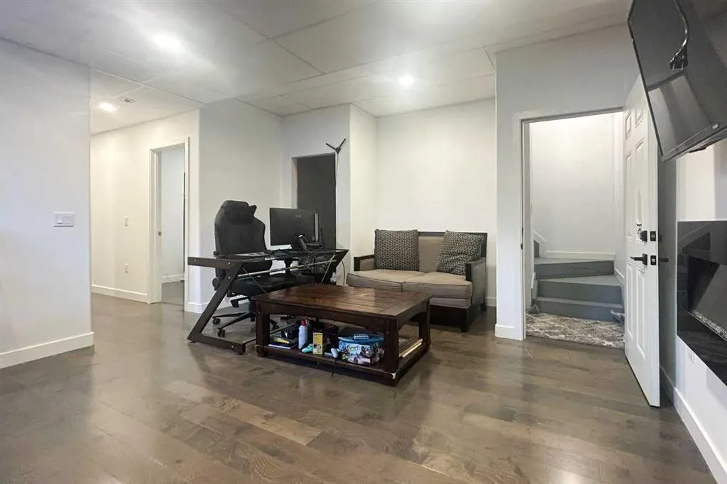 153 Warren Road