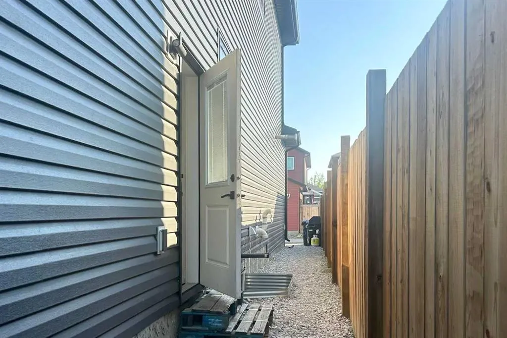 153 Warren Road