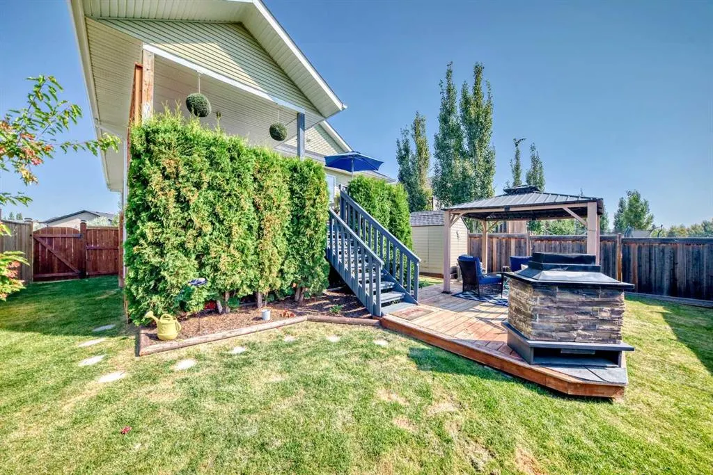 5821 62 Ave
