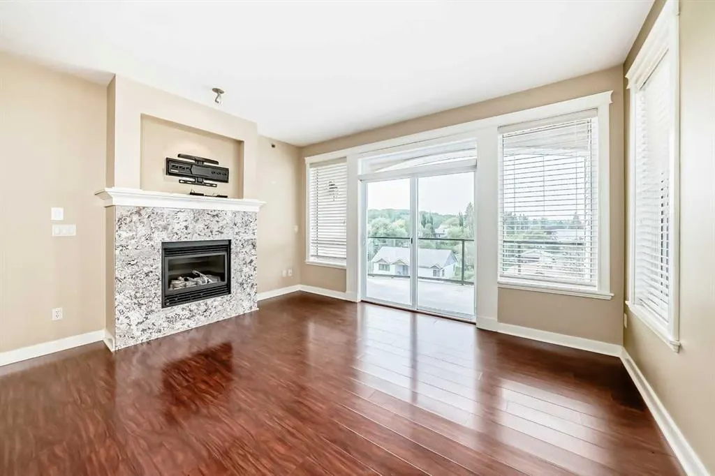 4707 50 Street, #401