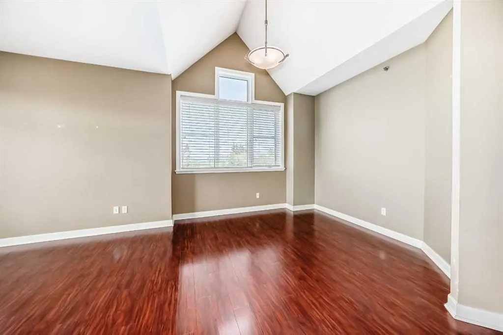 4707 50 Street, #401