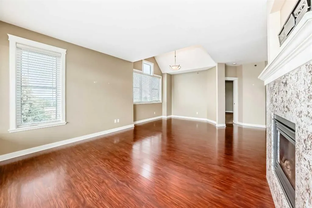 4707 50 Street, #401