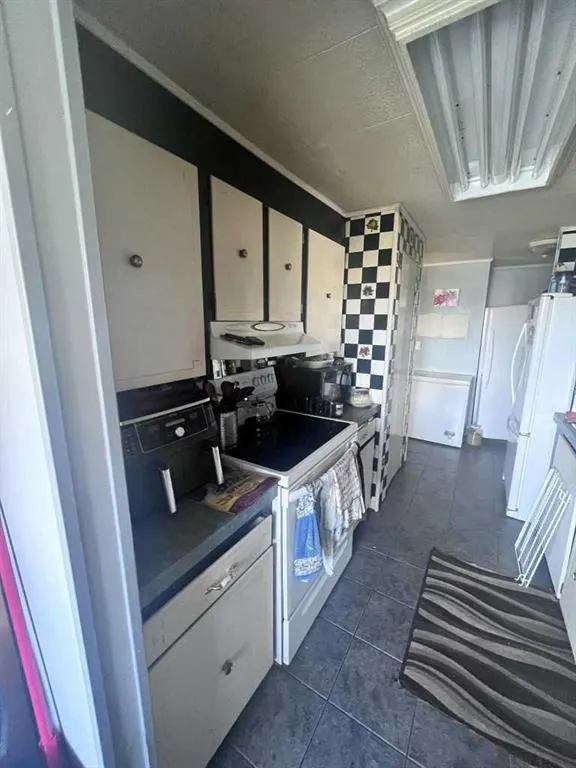 4501 East Service Road