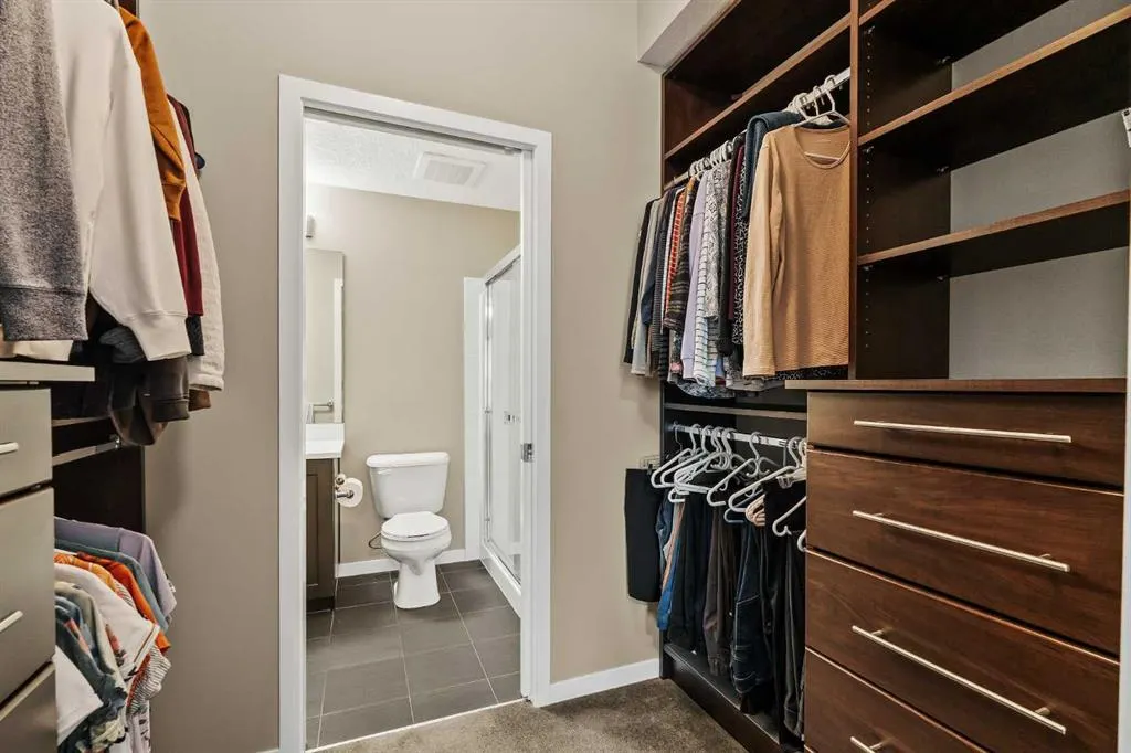 10 Mahogany Mews SE, #204