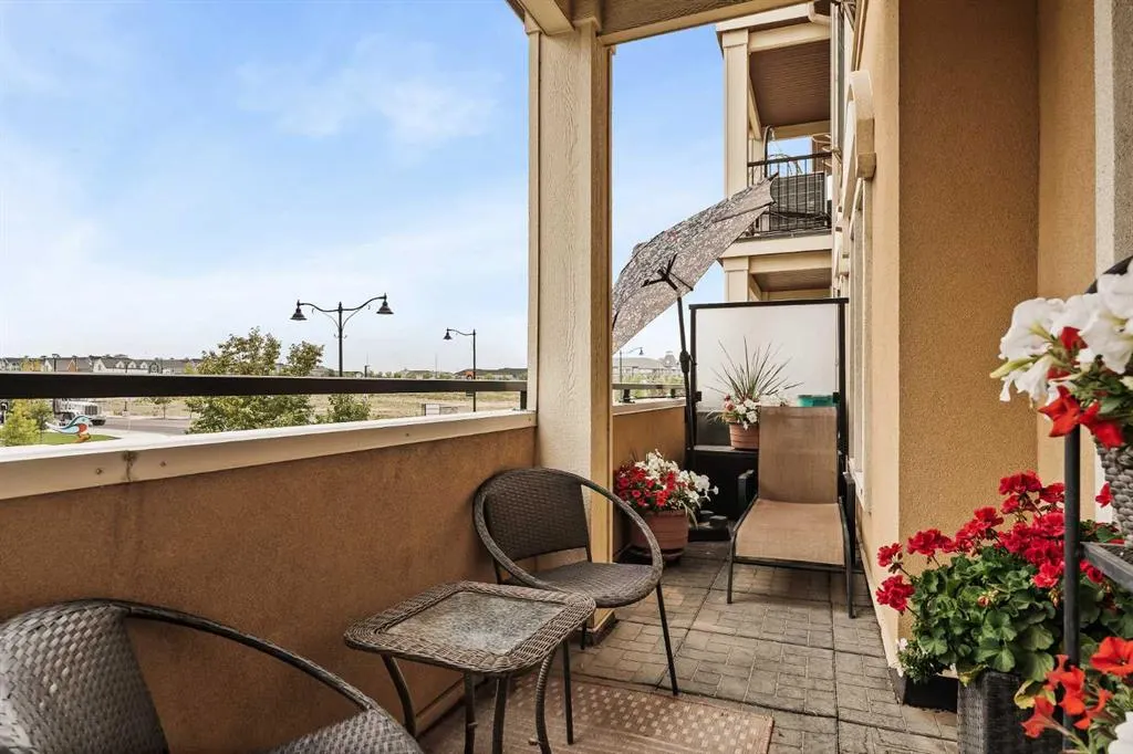 10 Mahogany Mews SE, #204