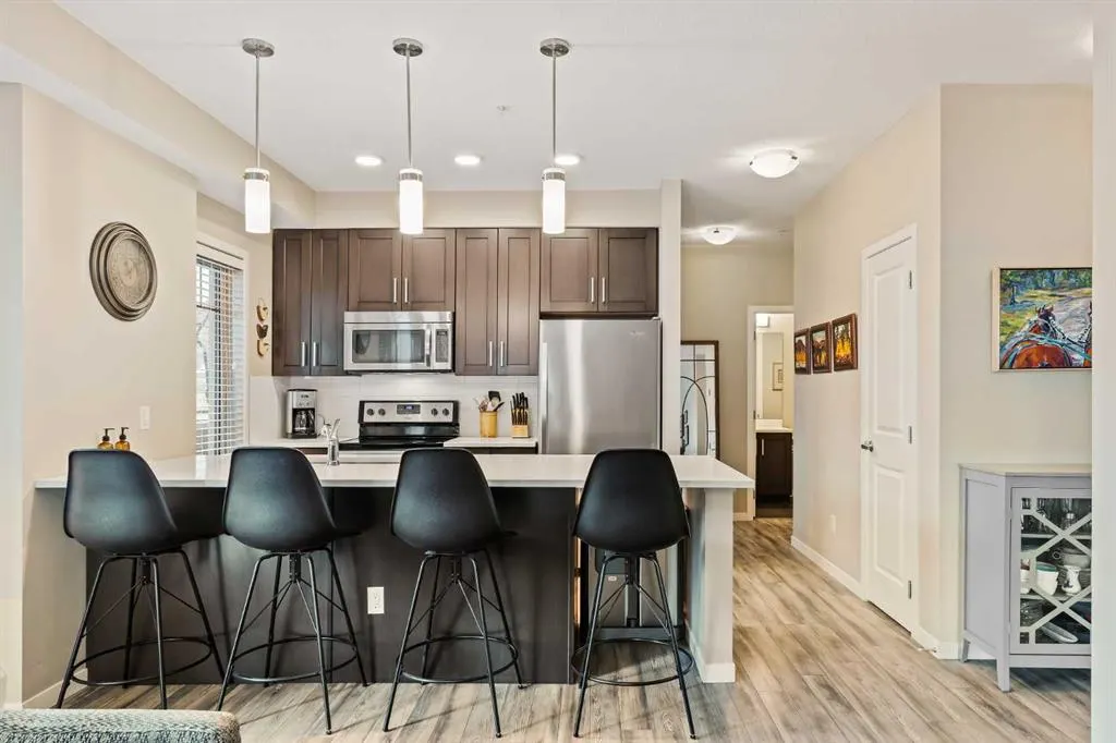 10 Mahogany Mews SE, #204