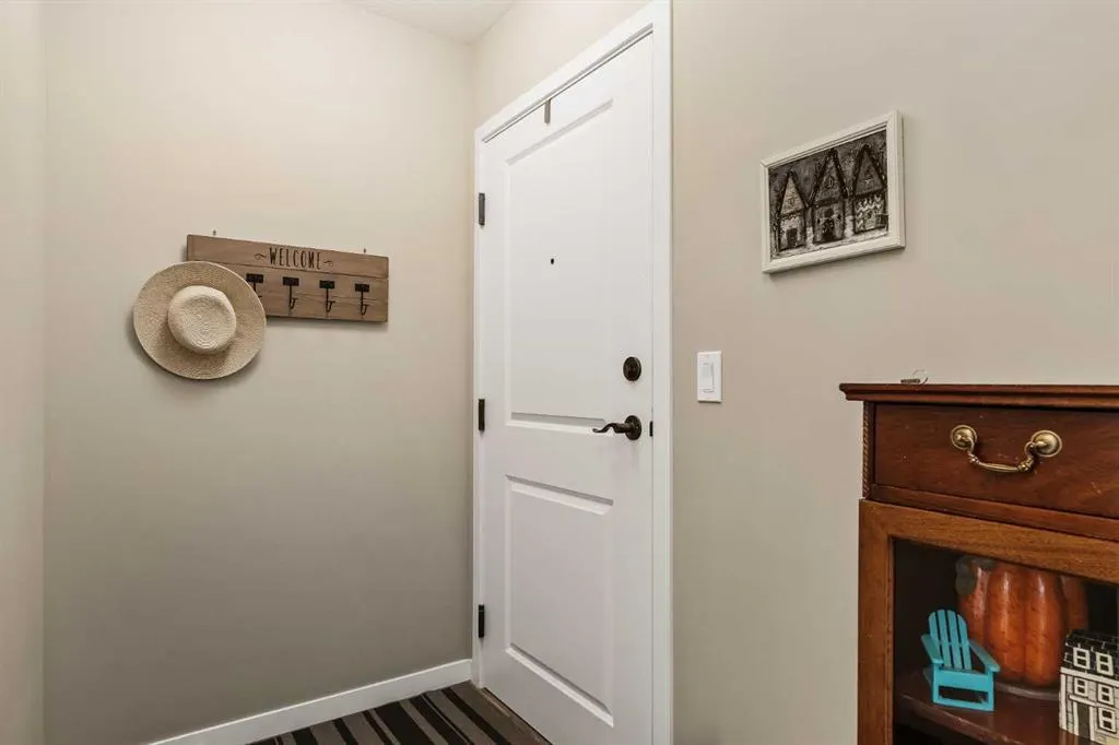 10 Mahogany Mews SE, #204