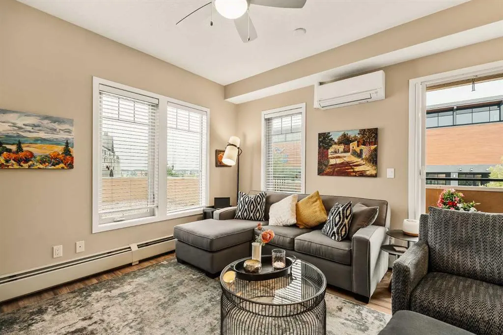 10 Mahogany Mews SE, #204