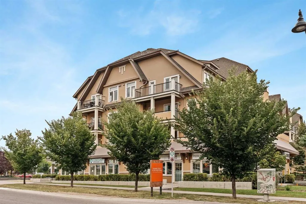 10 Mahogany Mews SE, #204