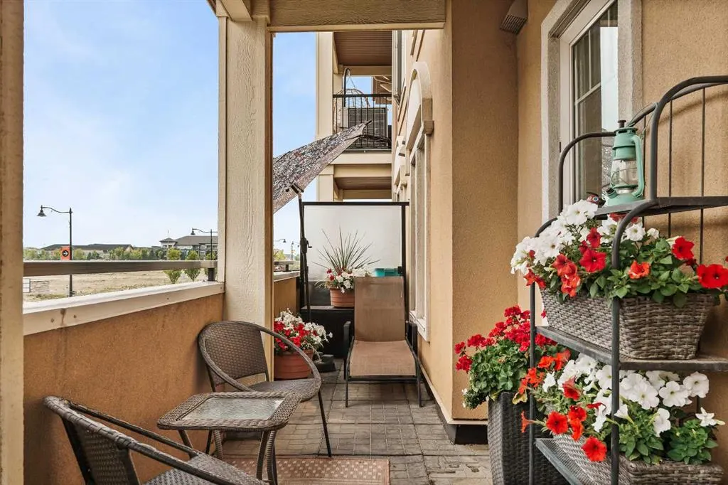 10 Mahogany Mews SE, #204