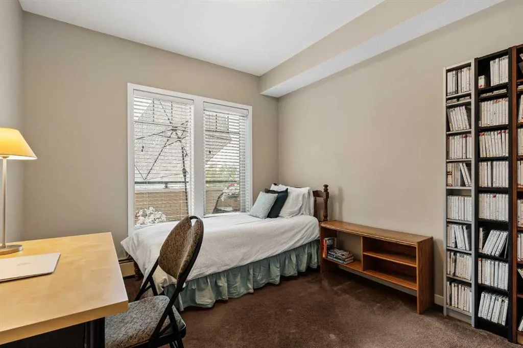 10 Mahogany Mews SE, #204