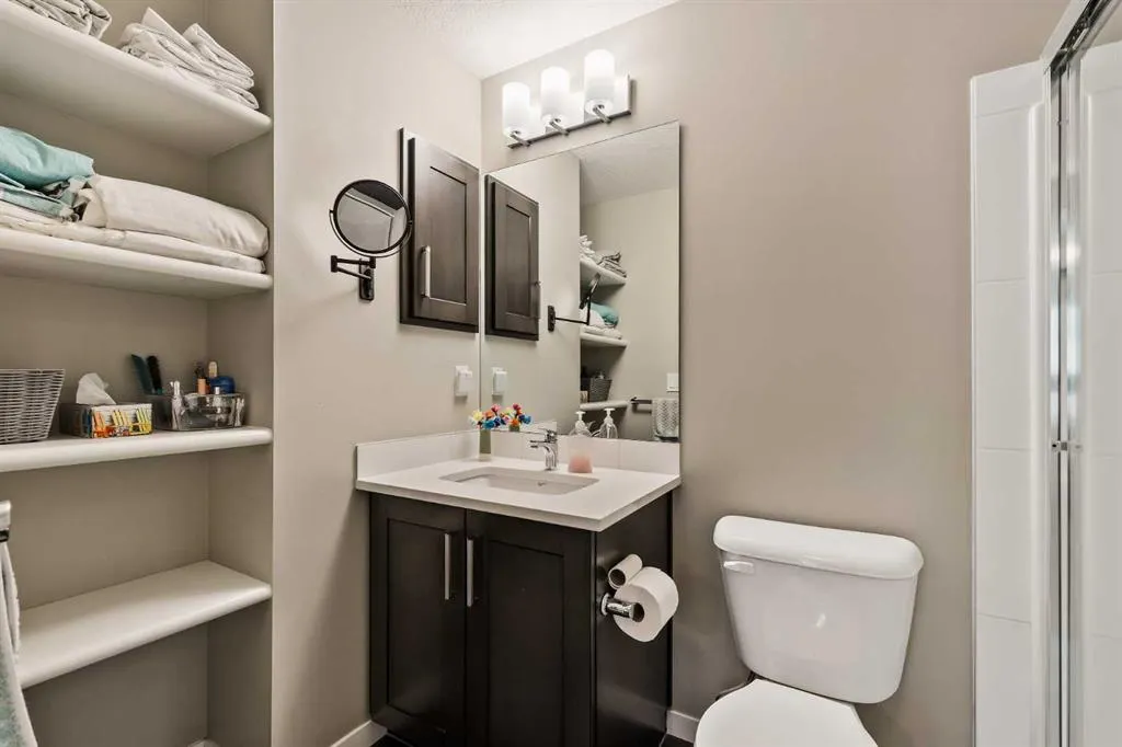 10 Mahogany Mews SE, #204