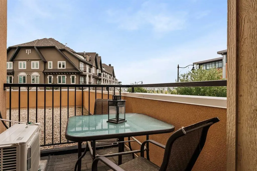 10 Mahogany Mews SE, #204