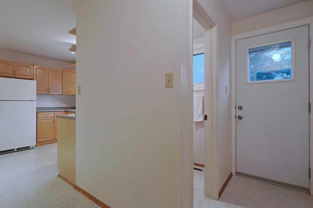 609 Mckinnon Drive NE