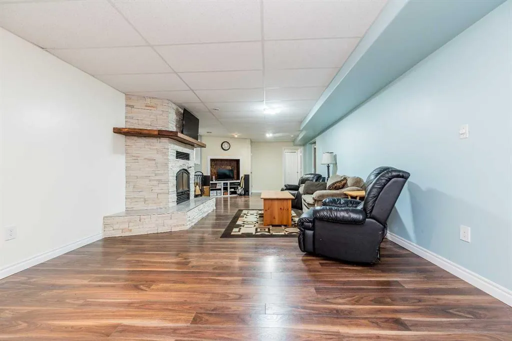 734082B Range  Road 51